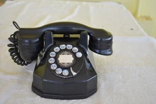 Beautiful Automatic Electric Telephone Model 34