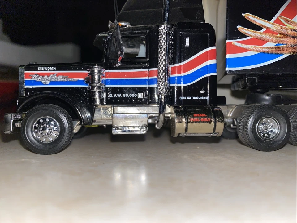 REDUCED Matchbox Collectables Harley Davidson Motorcycles Die Cast Truck Trailer - Image 2 of 4