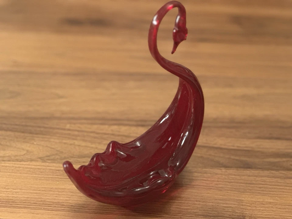 Whitefriars Ruby Art Glass Swan Bowl Ornament Vintage England Label 21cm Rare - Image 4 of 4