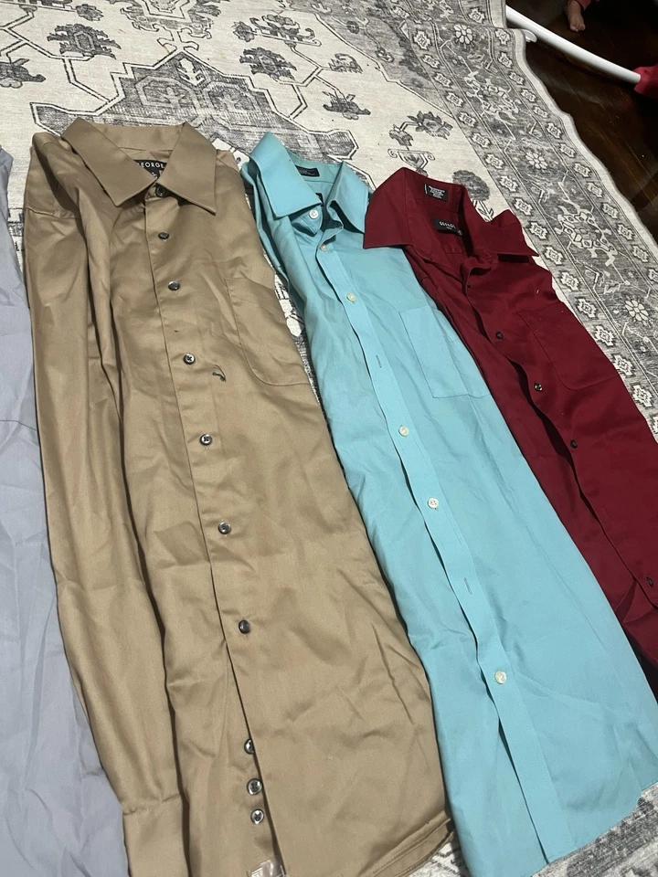 Lote de 5 camisas sociais slim fit com botões tamanho médio colarinho 15-16 - Imagem 4 de 4