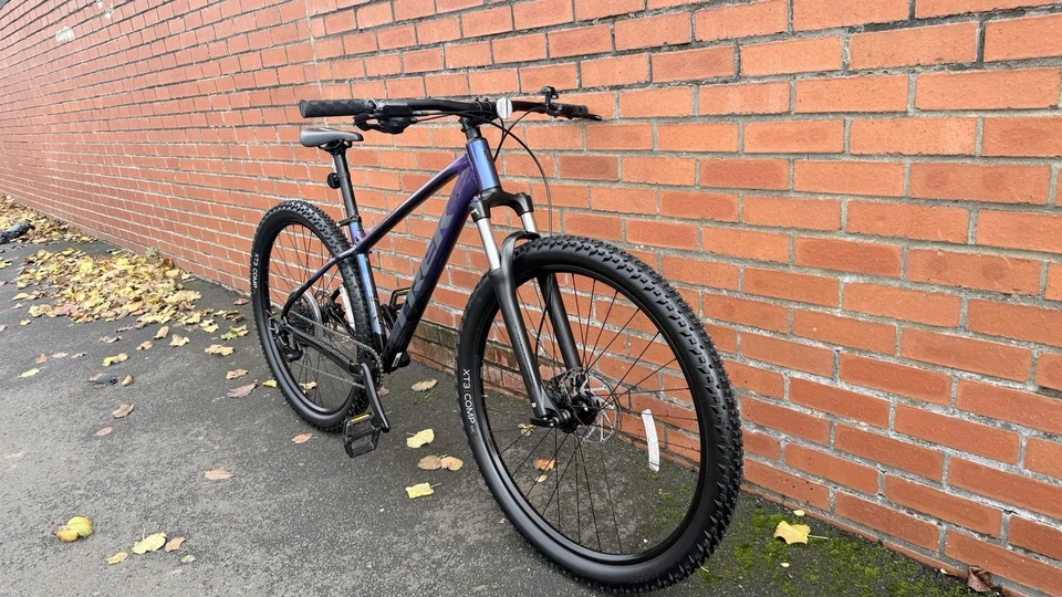 Trek Marlin 5 Gen 3 (2025) – Medium Frame – Purple Flip – Used Once - Image 4 of 4