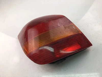 FORD FIESTA III GFJ Feu Arrière Gauche 89FG13N004BA 1992 18077552 - Photo 1/4