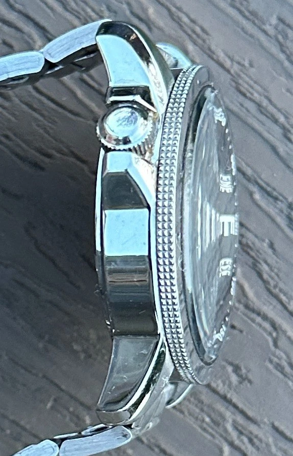 Seiko SSC081 / V172-0AG0 Chronograph Solar Black Dial Men's 42 mm Used - image 3 of 4