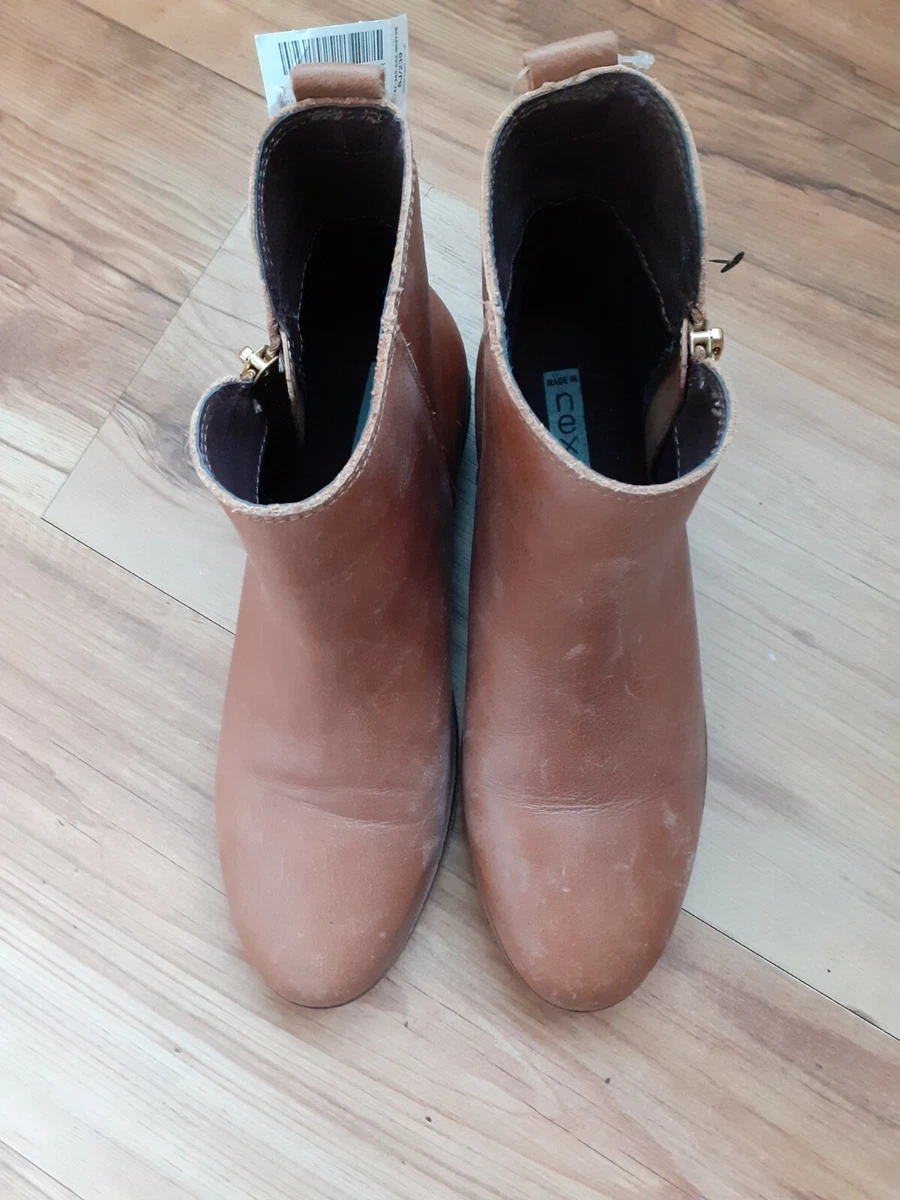 Womens boots size 4 2025