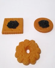 LOT OF 3 PLAY FOOD CRACKERS WITH CAVIAR AND COOKIE BIN L