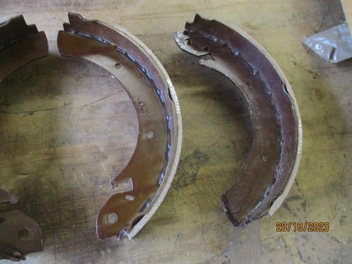 Ford Granada Bremsbacken Bremsbeläge hinten Girling (254x57) 3 Sätze NEU orig. - Picture 3 of 8