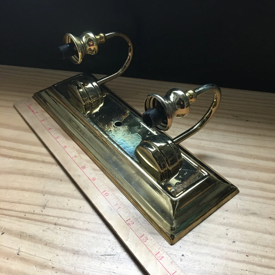 Aplique de pared de latón Hinkley Lighting vintage con 2 lámparas 4,5"x 14" Foto 2 de 4