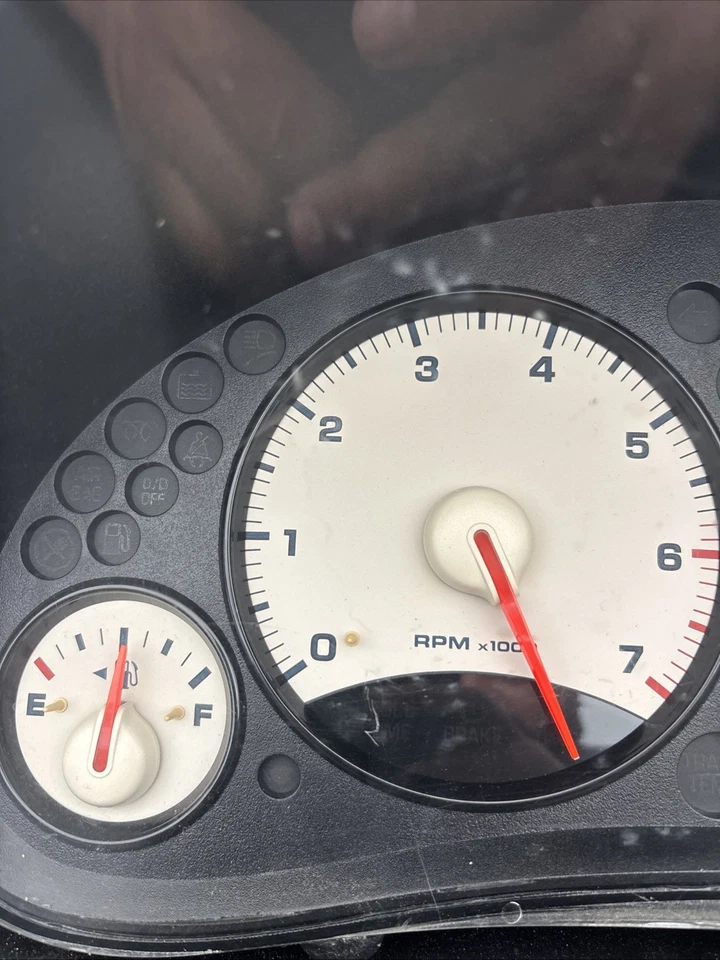 Cuadro de instrumentos Jeep Liberty millas desconocidas 2003 Foto 2 de 4