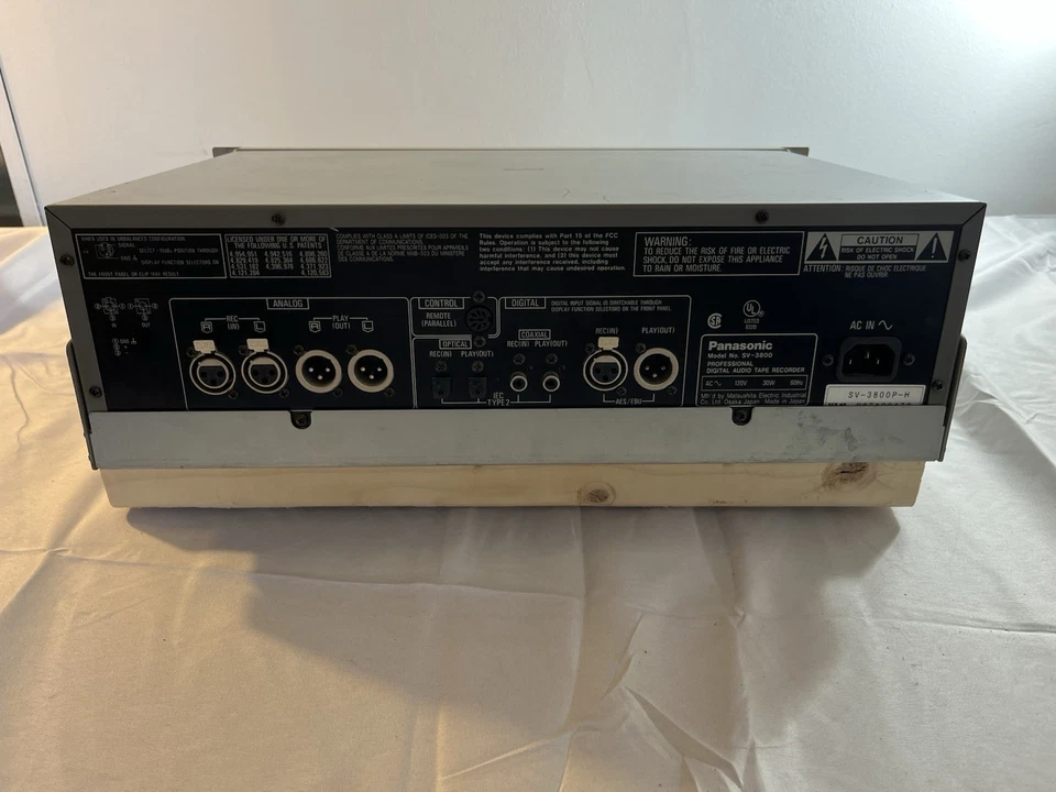 Panasonic SV-3800 Professional DAT Digital Audio Recorder/Player funktioniert - Bild 4 von 4