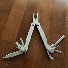 Stainless Steel Pocket Survival Multi-Tool 11 Function Knife Needle Nose Pliers