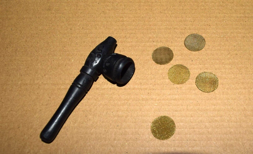 De colección. Pipa para fumar negra de madera grabada nueva elegante hecha a mano pipas decorativas 3,25" Foto 2 de 3