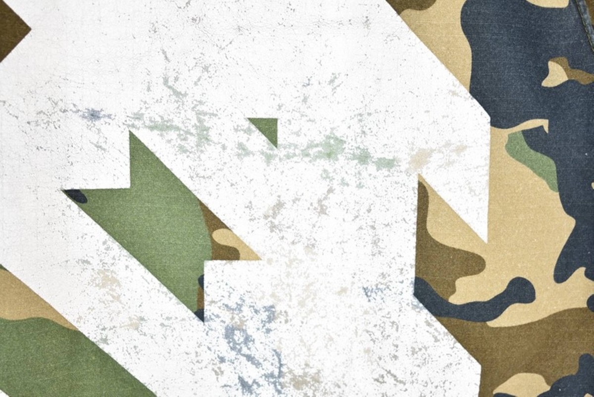 OFF-WHITE Embellished Camo Field Jacket (M / Camo) w OFF-WHITE Embellished Camo Field Jacket (M / Camo) w