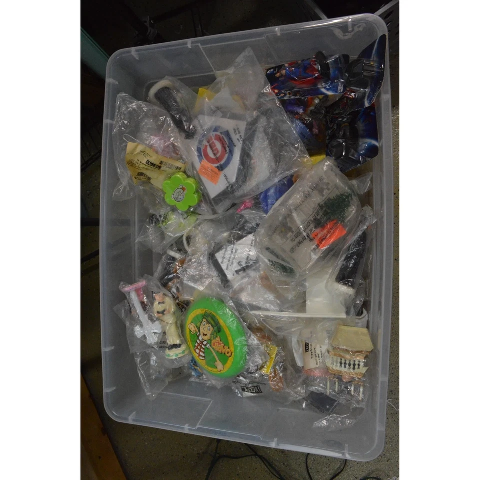 Lote de 80+ adornos para pasteles DecoPac personajes mixtos Bob Esponja Winnie Pooh y más Foto 2 de 4