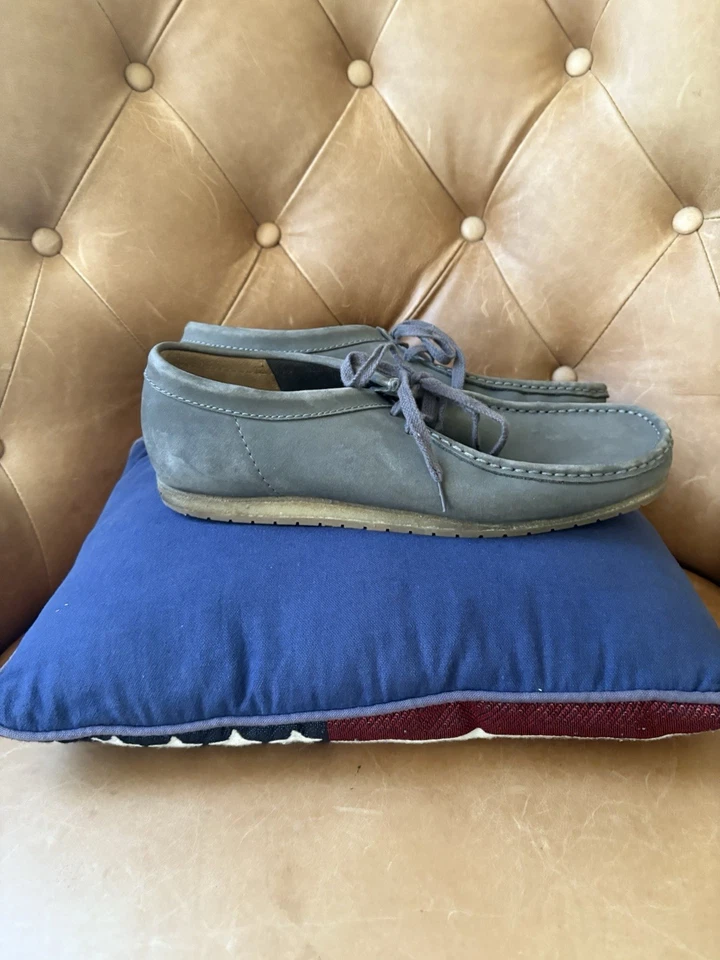 Clarks Wallabee 16050 Hombre Cuero Gris Talla 11.5. Ligeramente usado Foto 2 de 4