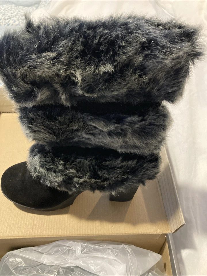 Bearpaw Vintage Suade/Fur Boots Size 5. New w/Tags, Never Worn. 3” Heel, 11”boot - Image 4 of 4