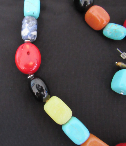 Chunky Beaded Necklace with Earrings and Bracelet, Onyx, Serpentine, Red Coral, - Picture 9 of 11