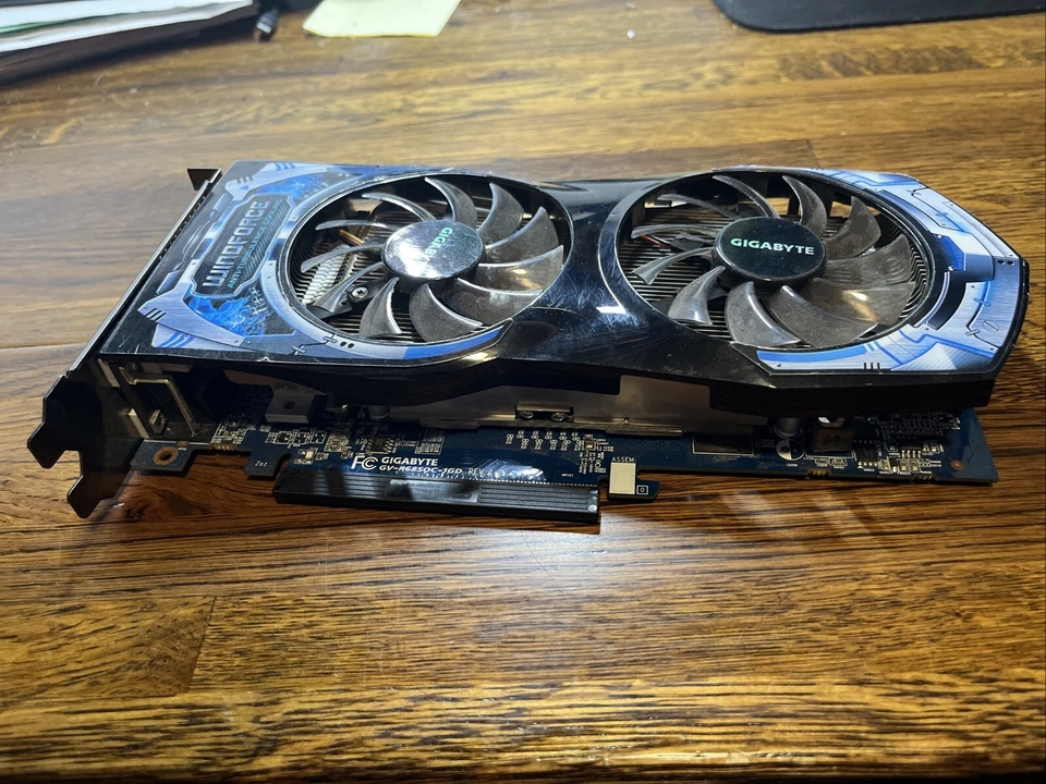 GIGABYTE WINDFORCE ANTI-TURBULANCE COOLING VIDEO CARD GV-R6850C-1GD - Image 3 of 3