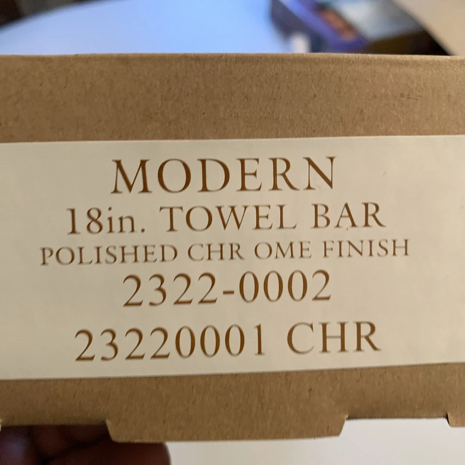 Toallero moderno de 18" para restauración | Acabado: níquel pulido Foto 2 de 4