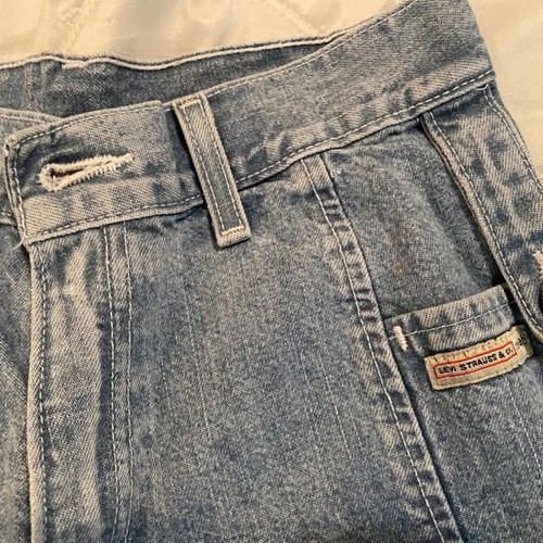 Vintage 90s Levis Jeans Shorts - Picture 3 of 6