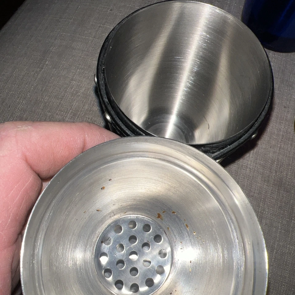 Lot of 8 Cocktail Martini Shakers - Assorted Styles And Sizes - Image 3 of 4