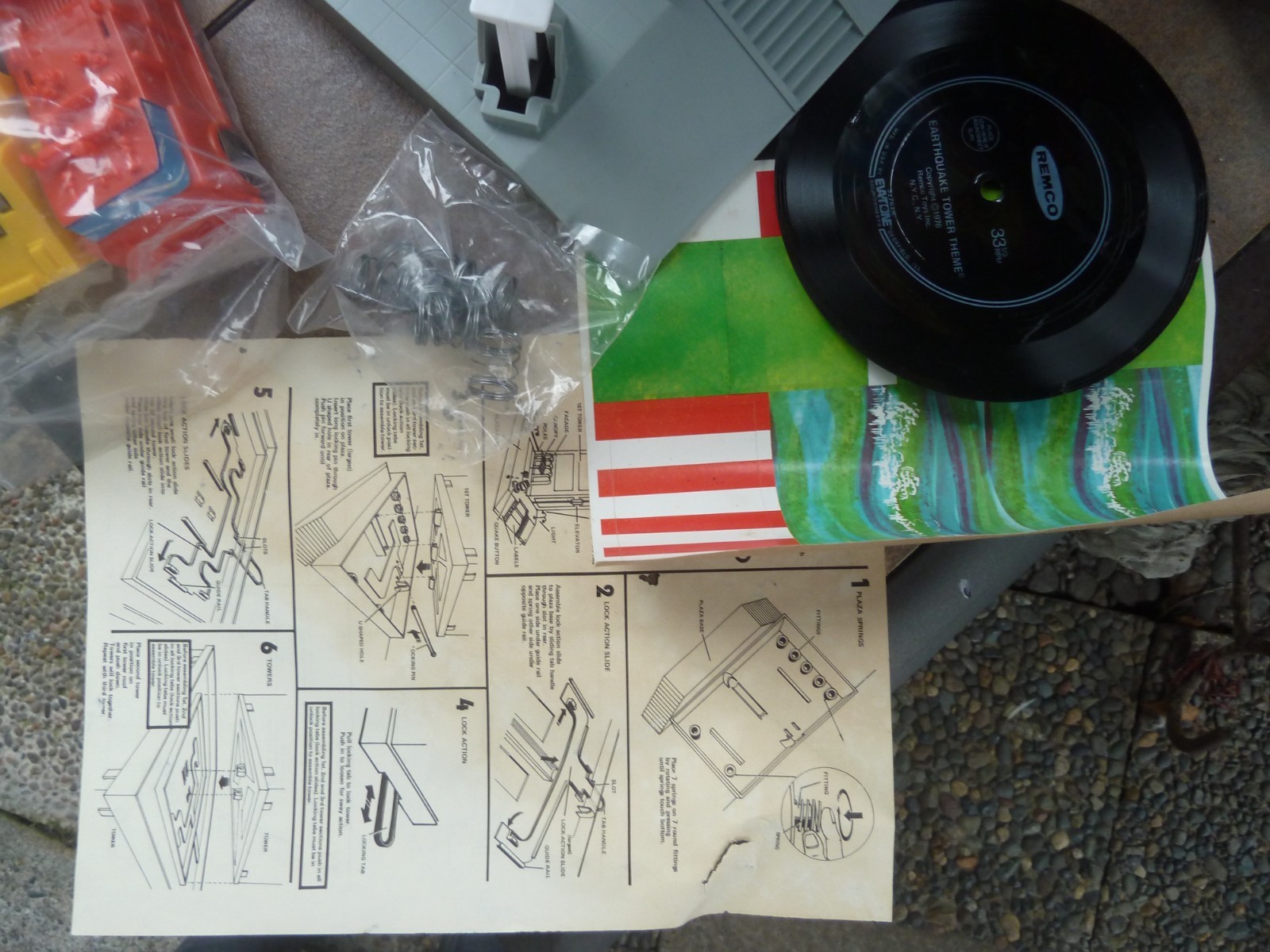 Vintage REMCO 1976 EARTHQUAKE TOWER Toy with Original Box Figures & Vehicles