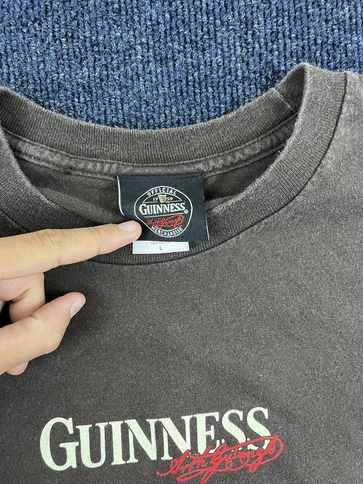 Guinness 衬衫男式中号棕色 Extra Stout St James's Gate 都柏林图案 T 恤 — 第 2/4 张图片