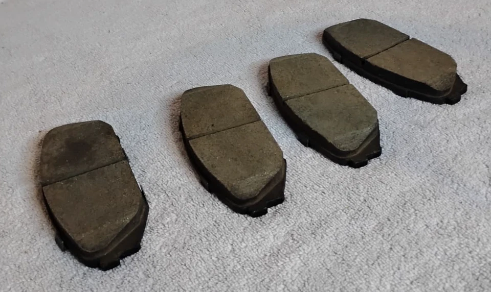 BOSCH BSD976 Severe Duty Disc Brake Pad Set Compatible Select Lexus GX460  GX470 Foto 2 de 4