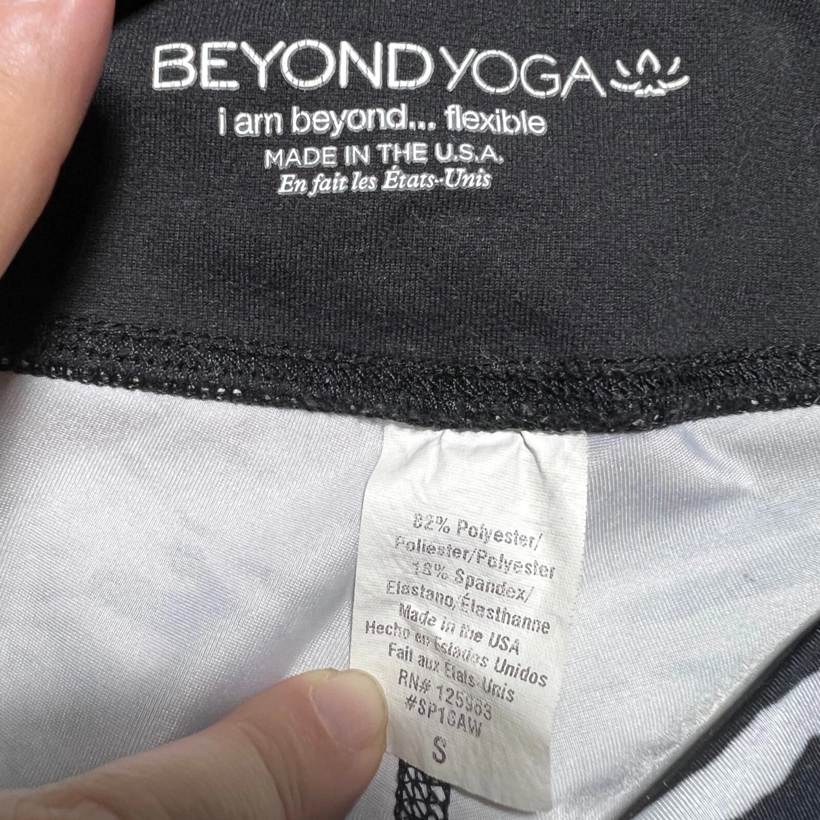 beyond-yoga zebra tiger stripe print cropped capri leggings