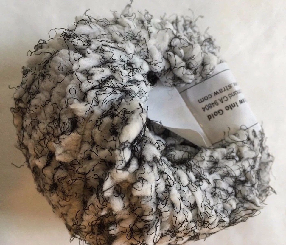 Hilo de pestañas Crystal Palace Poof #204 blanco negro soplado nailon supersuave 50 gr 47yd Foto 2 de 3