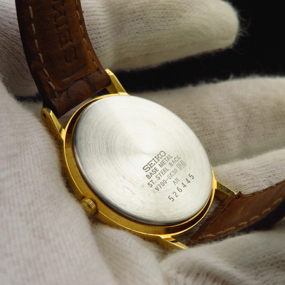 SEIKO V700-6K30 Men's Watch Round Face Simple Design Working