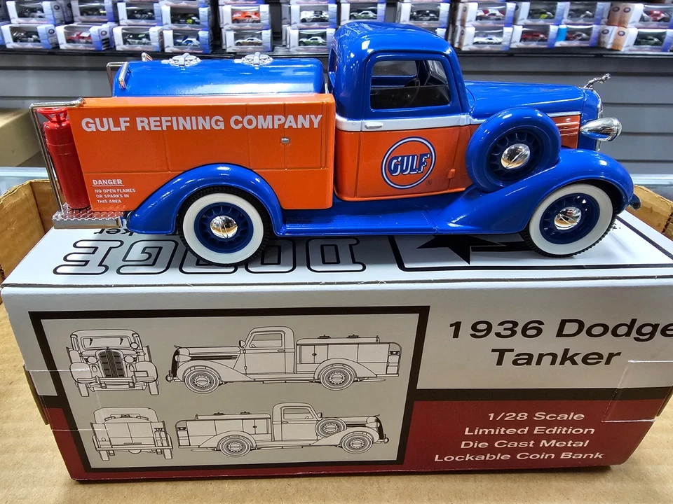 Gulf Liberty Classics By Spec Cast 1936 Dodge Tanker 1/28 scale  Bank - Image 3 of 4