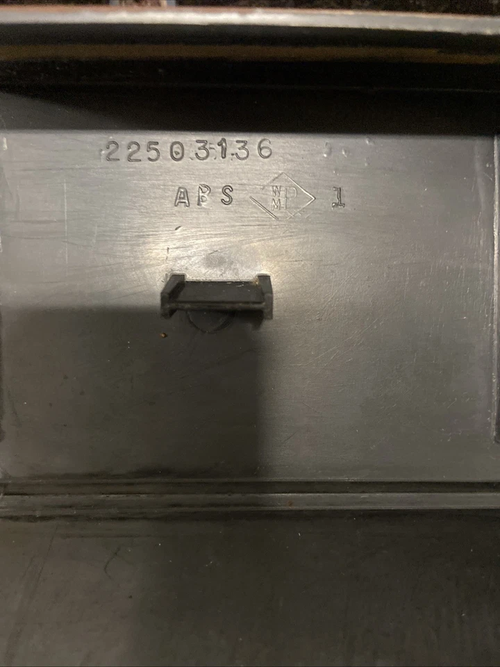 Oldsmobile Delta 88 98 Regency 1972-1985 radio bisel tablero moldura panel madera Foto 3 de 4