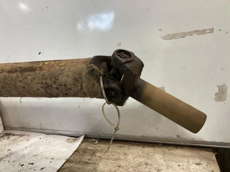 Rear Drive Shaft Steel Fits 90-91 CROWN VICTORIA 1584152 Foto 2 de 4