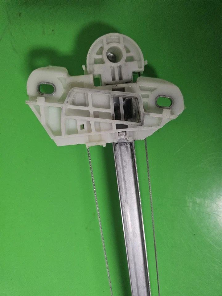 12–2016 HONDA CR-V Door Power Window Regulator w/ Motor Rear Right 72710-T0A-A01 - Image 4 of 4