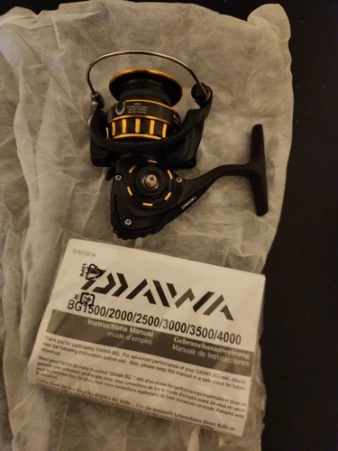Daiwa BG 2500 Spinning Saltwater Reel,Braid Ready Spool,Solid Screw In Handle