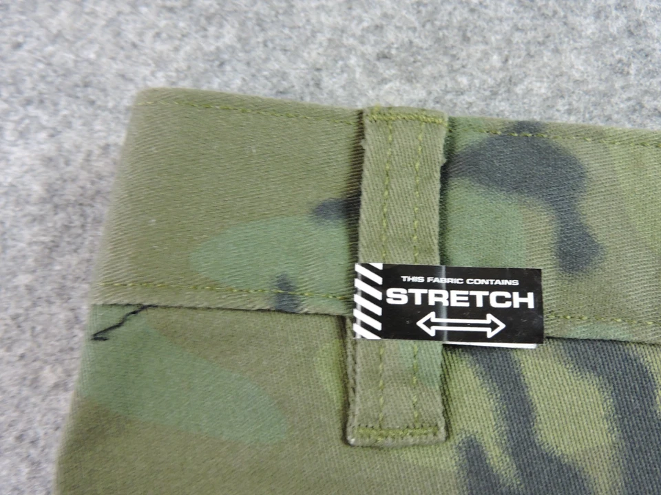 Volcom Mens 31x10 VMonty Stretch 22 Camo Board Shorts NEW - Image 4 of 4