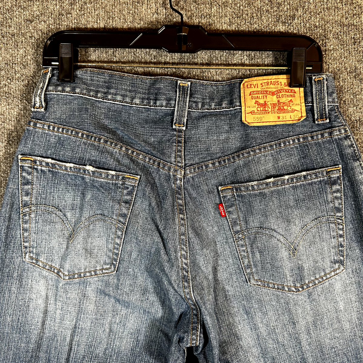 Vintage Levi's 559 Dark Wash Relaxed Straight Blue Jeans Tag Vintage Levi's 559 Dark Wash Relaxed Straight Blue Jeans Tag