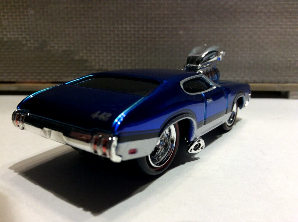 THE ORIGINAL MUSCLE MACHINES  1970 OLDS 442 1:64 DIECAST  70 OLDSMOBILE 442  - Image 2 of 4