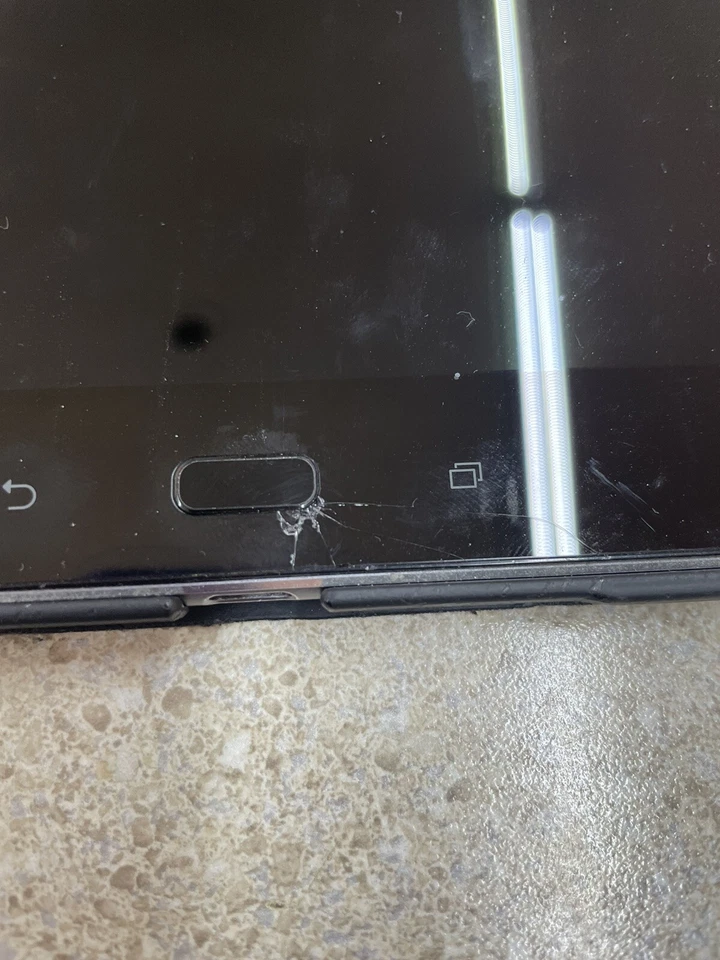 TABLET LOT PARTS ASUS ZENPAD Z10 SAMSUNG TAB S5E CRACKED SCREEN - Image 2 of 4
