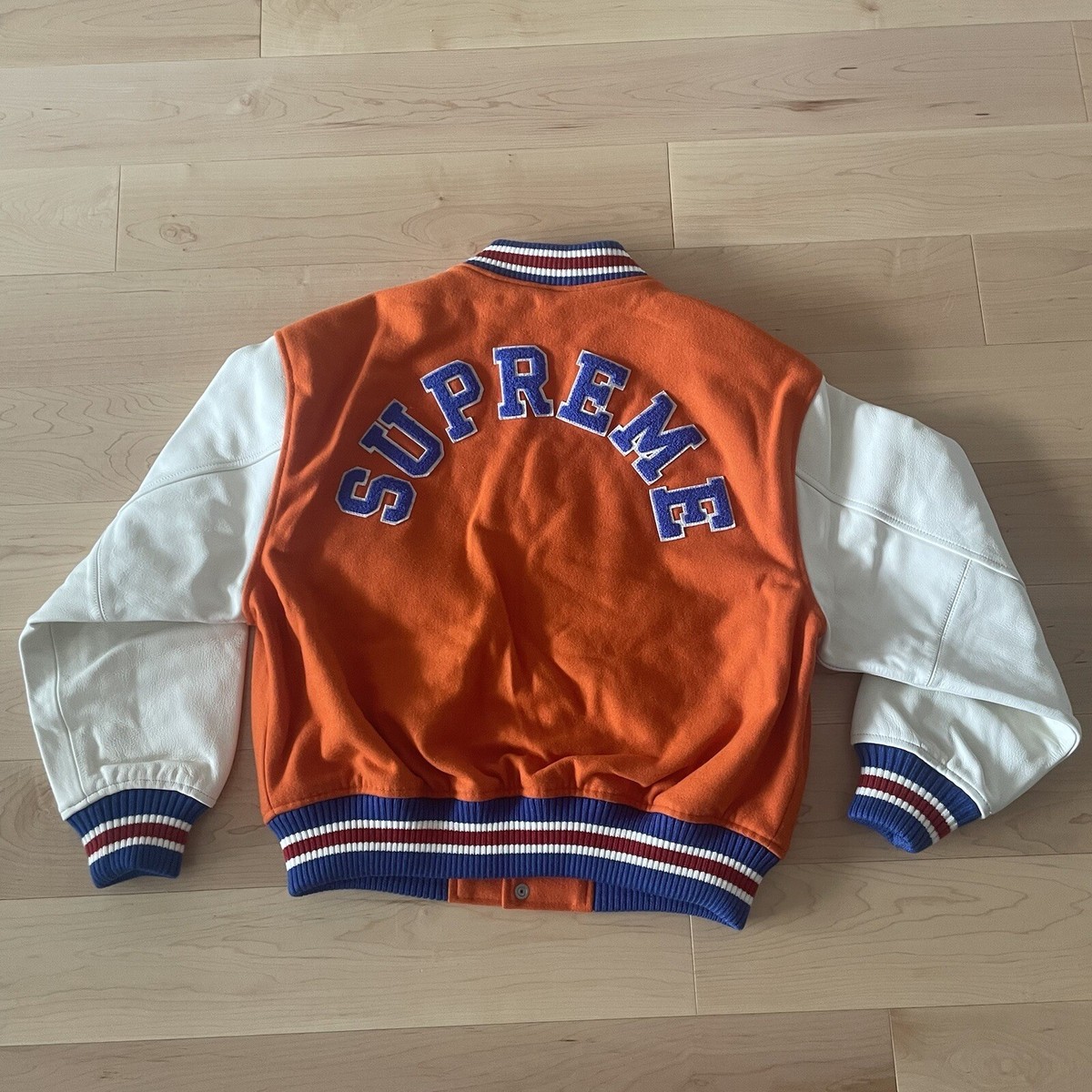 Supreme Tiger Varsity Jacket Orange FW23 Size Small Brand Supreme Tiger Varsity Jacket Orange FW23 Size Small Brand
