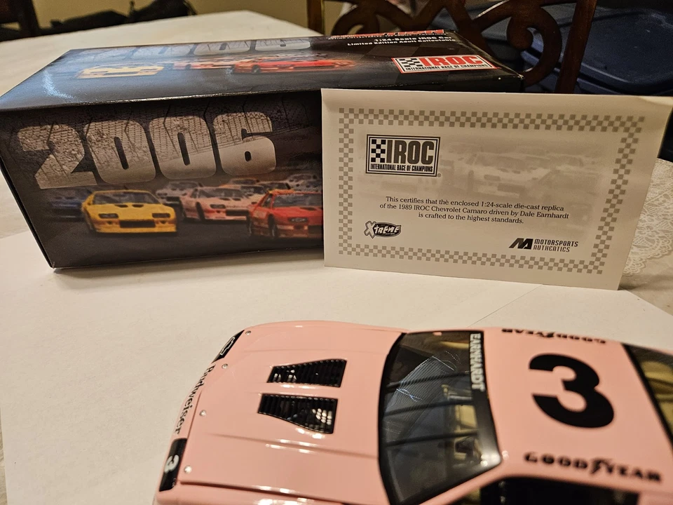 2006 1:24 Dale Earnhardt 1989 #3 Budweiser rosa iroc con caja Foto 3 de 4