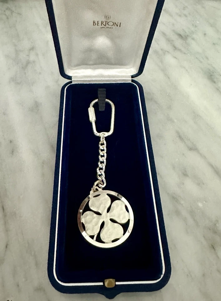 Portachiavi Originale Alfa Romeo Quadrifoglio Argento 800 Bertoni Vintage - Immagine 2 di 4