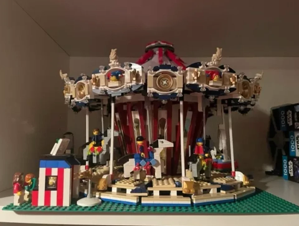 LEGO Advanced Models: Grand Carousel 10196-1 Used in Excellent Condition - Image 3 of 4