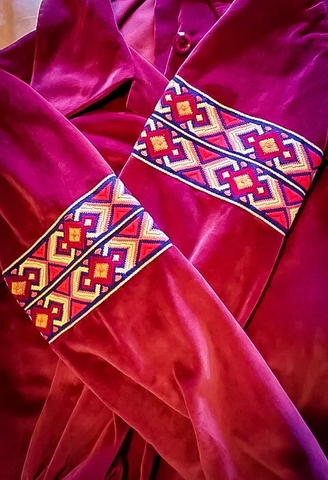 复古 60 年代修身天鹅绒衬衫刺绣丝带镶嵌袖匕首领 S — 第 2/4 张图片