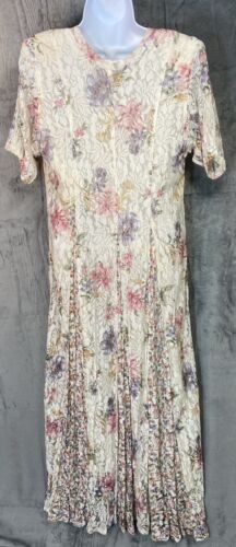 Vintage Nostalgia Women's Pink Floral Lace Cream Midi Semi Floral New Year Dress - Picture 3 of 9