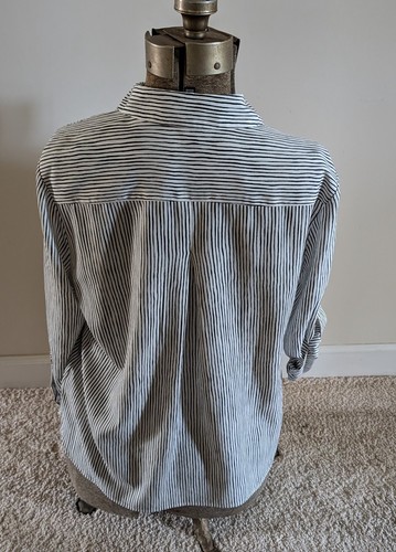 Ellen Tracy Ladies White Black Striped Blouse Size PL - Picture 4 of 4