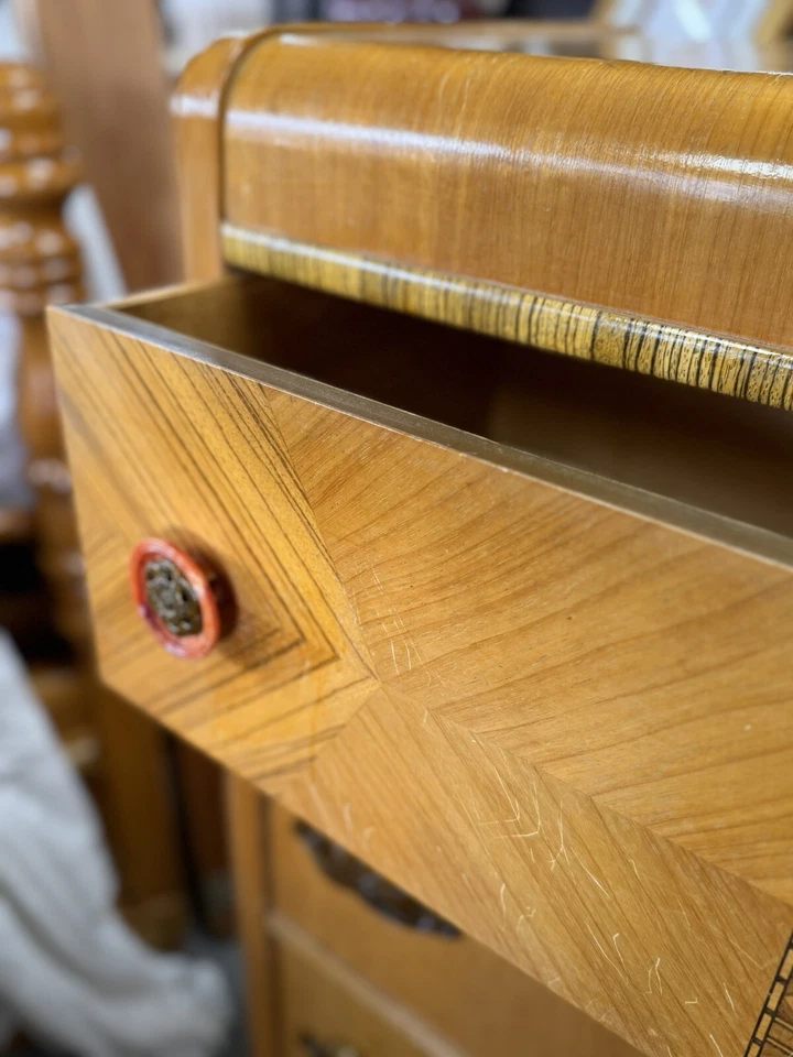 👀Conjunto de quarto cachoeira década de 1940 CAMA COMPLETA, CÔMODA, PENTEADEIRA, ESPELHO, CADEIRA - Imagem 2 de 4