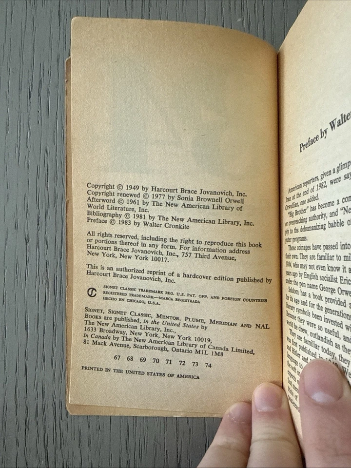 ДЖОРДЖ ОРУЭЛЛ 1984 (1983 печатка в мягкой обложке) памятное издание Уолтер Кронкайт - Изображение 4 из 4
