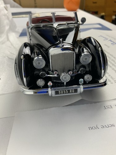 Franklin Mint 1:24 1947 Bentley Mark VI Franay Coachwork Black/Red Diecast/COA - Picture 4 of 7