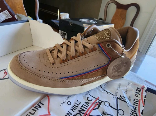Size 9 -RARE Nike Air Jordan 2 Retro Low SP TWO 18 DETROIT DV7129-222 Tan Brown